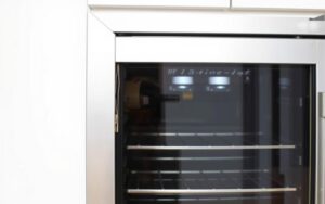 wine cooler door not sealing